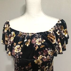 Eyeshadow Off-The-Shoulder Bodysuit